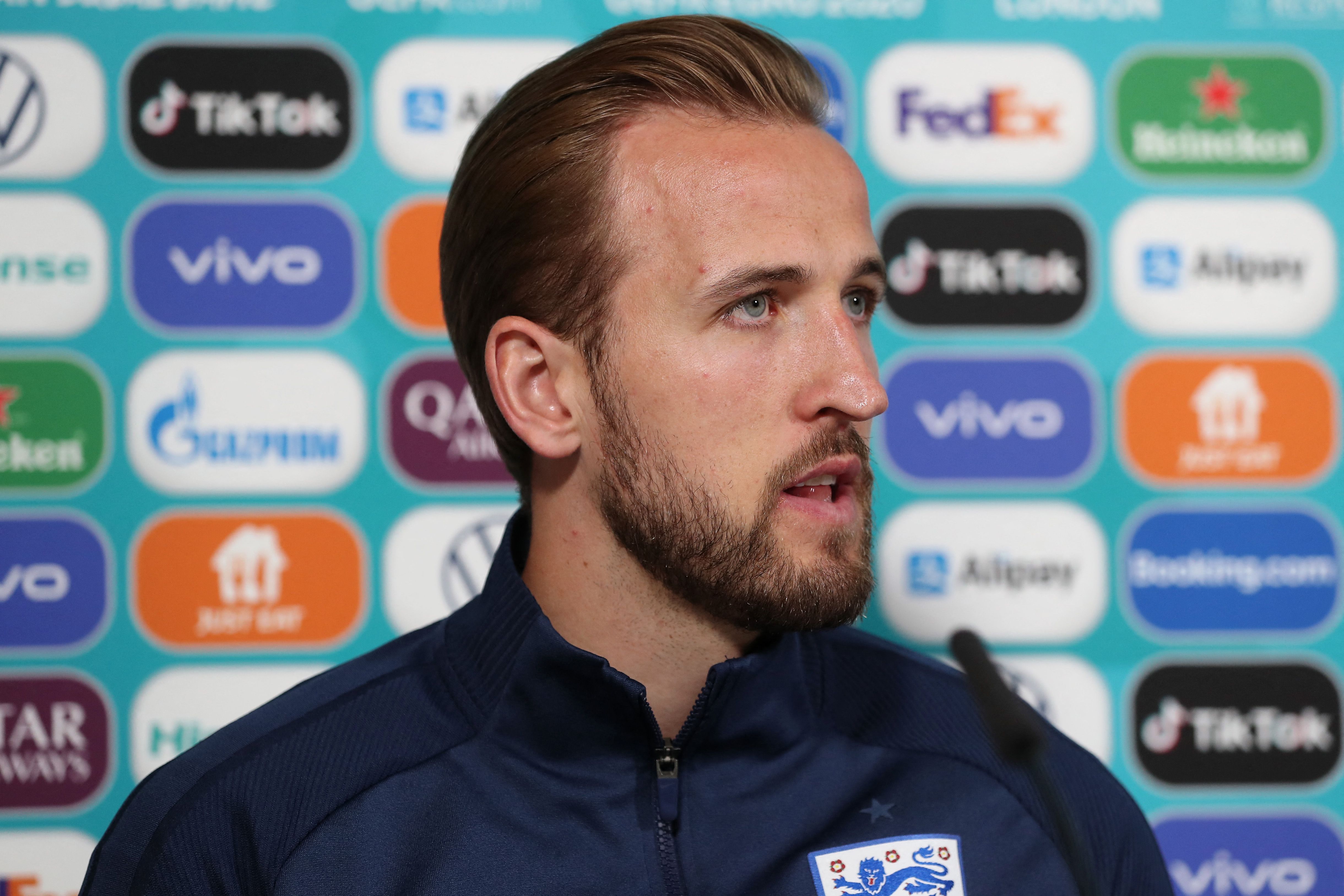 关于凯恩在加拿大队比赛中夺冠，表现优异引发热议！的信息